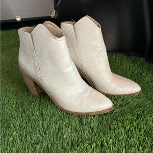 Dolce Vita White Leather Reptile Texture Ankle Boot